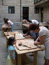 talleres de verano (talla) en el patio del museo etnologico de ribadavia