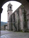 igrexa de santo domingo dende os soportales do convento de santo domingo de ribadavia