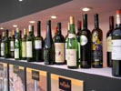 composición de distintas botellas de la denominación de origen ribeiro